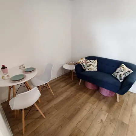Apartment Obroncow Wybrzeza 10 Gdansk