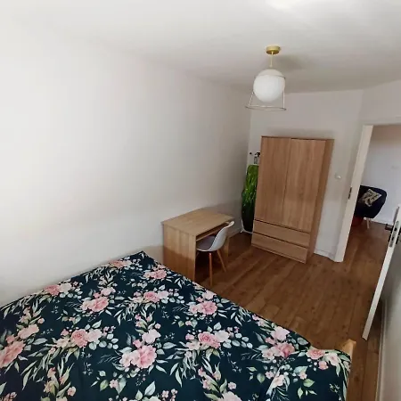 Apartment Obroncow Wybrzeza 10